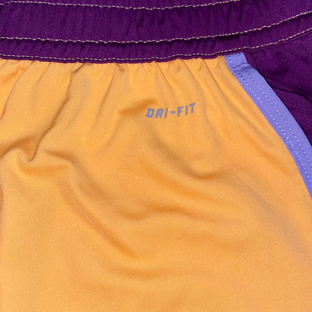 Nike Dri fit athletic training shorts women’s size medium - Picture 4 of 6